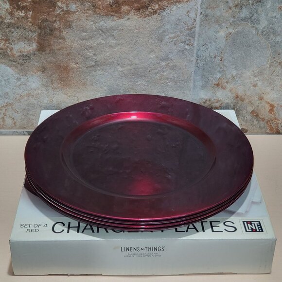 Linens N Things Set of 4 Red Charger Plates - Picture 8 of 8